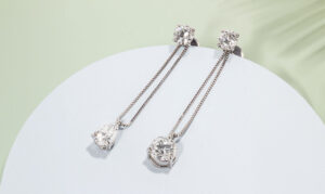 スイングファンシーシェイプ・ダイヤモンドピアス イメージカット